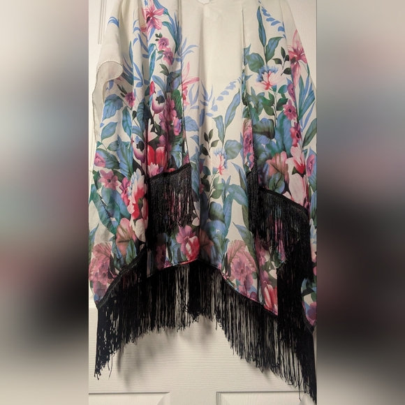 Floral Kimono with Fringe - Picture 3 of 5